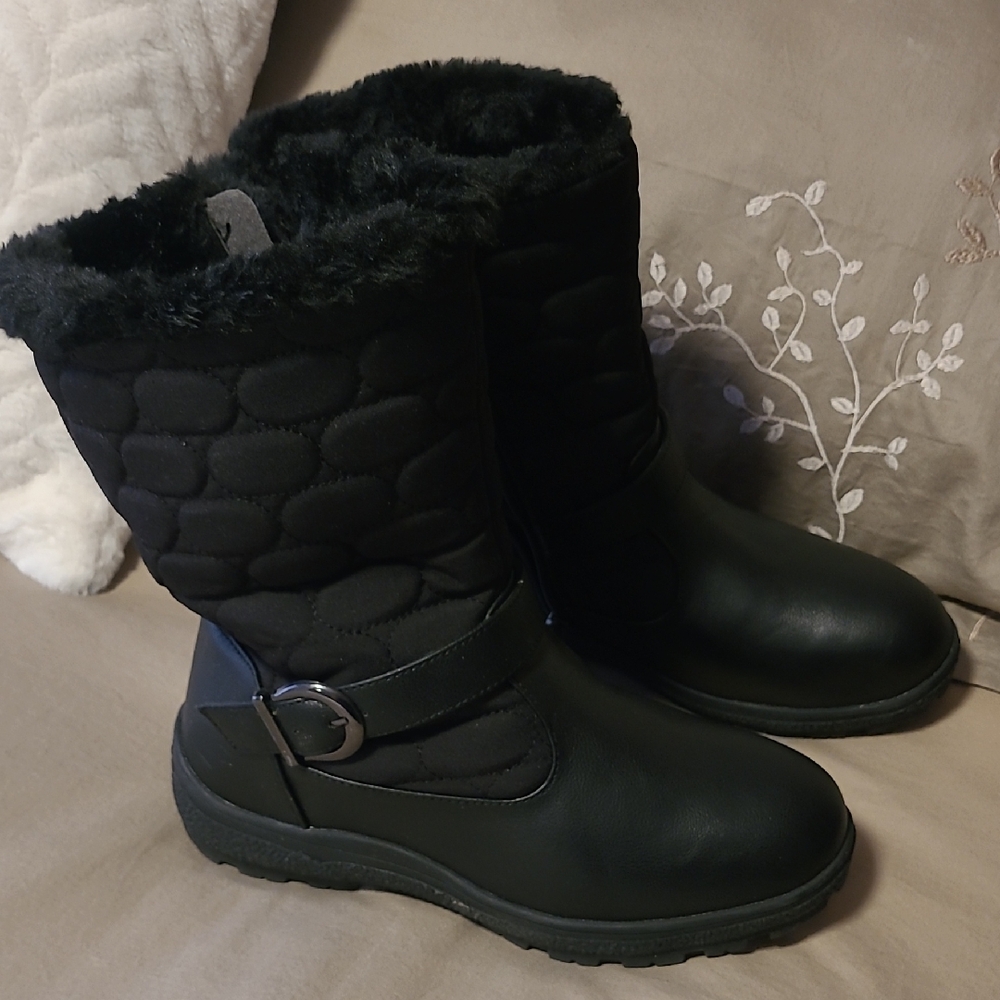 Womens Cozy Black Quilted Winter Boots